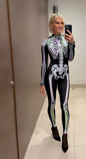 Jenni Falconer leaked photo #28