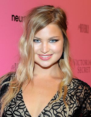 Jennifer Akerman Nude Leaked Photo #3