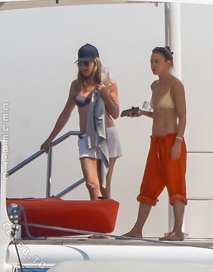Jennifer Aniston Nude Leaked Photo #9
