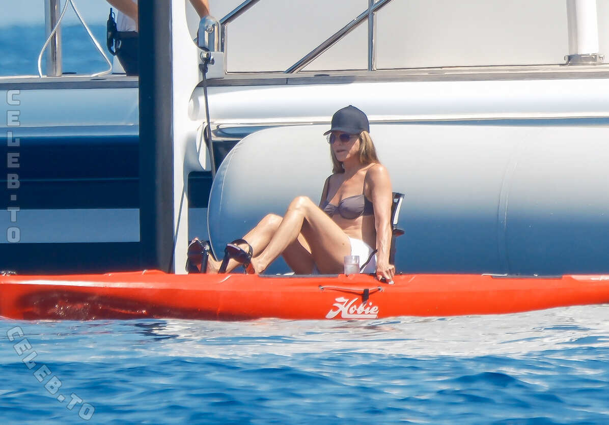 Jennifer Aniston photo