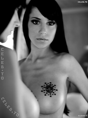 Jennifer Henschel Nude Leaked Photo #11