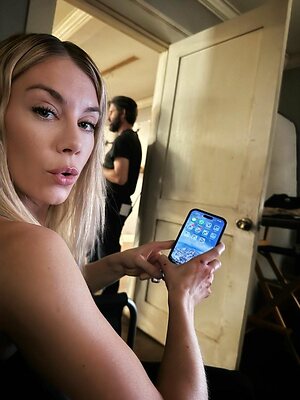Jennifer Holland leaked photo #60