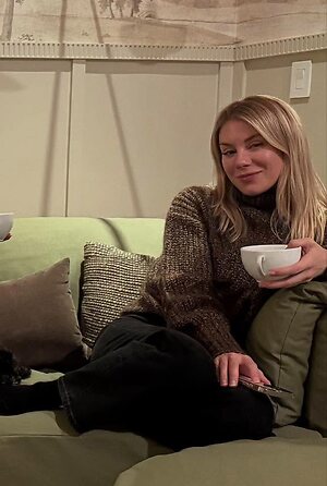 Jennifer Holland leaked photo #72