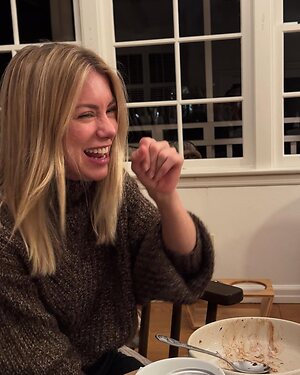 Jennifer Holland leaked photo #73