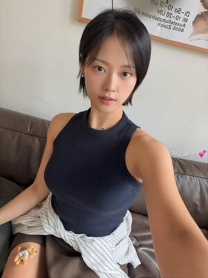 Jennifer Kim leaked photo #24