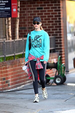 Jennifer Lawrence leaked photo #156