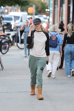 Jennifer Lawrence leaked photo #236
