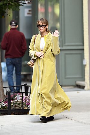 Jennifer Lawrence leaked photo #272