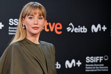 Jennifer Lawrence leaked photo #451