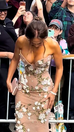 Jennifer Lopez Collection Nude Leaked Photo #40