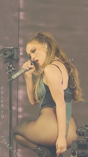 Jennifer Lopez photo