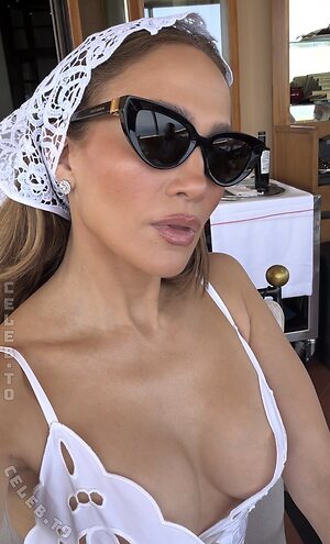 Jennifer Lopez photo