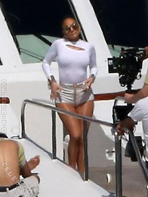 Jennifer Lopez photo