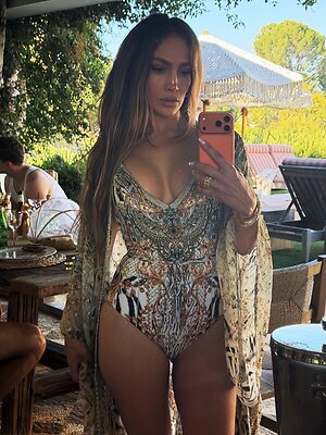Jennifer Lopez leaked photo #275