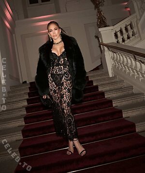Jennifer Lopez leaked photo #349