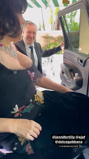 Jennifer Tilly leaked photo #9