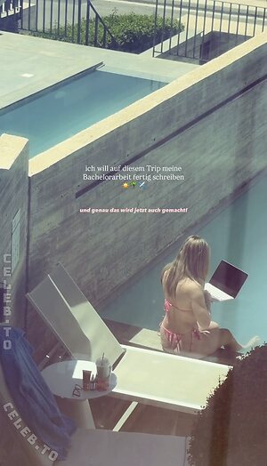 jennybelly Nude Leaked Photo #2