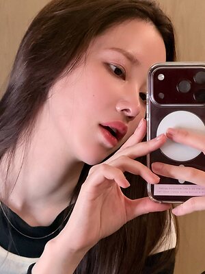 Jeon Jong-seo leaked photo #15