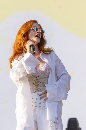 Jess Glynne leaked photo #49