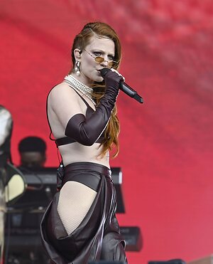 Jess Glynne