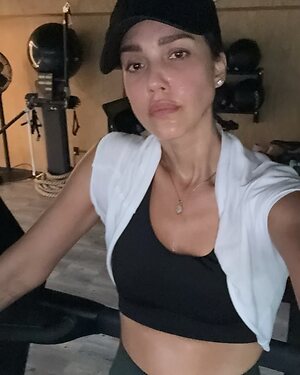 Jessica Alba working out in Gym