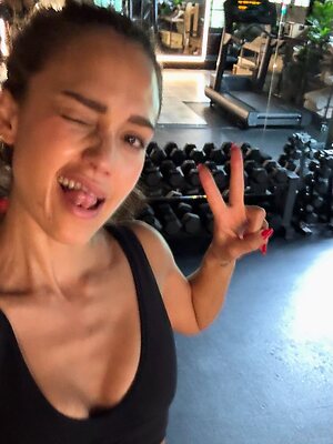 Jessica Alba working out in Gym Nude Leaked Photo #5