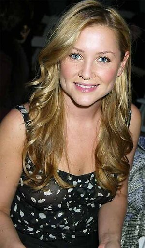 Jessica Capshaw Nude Leaked Photo #7