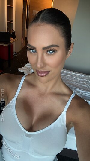 Jessica Hnatyk Nude Leaked Photo #9