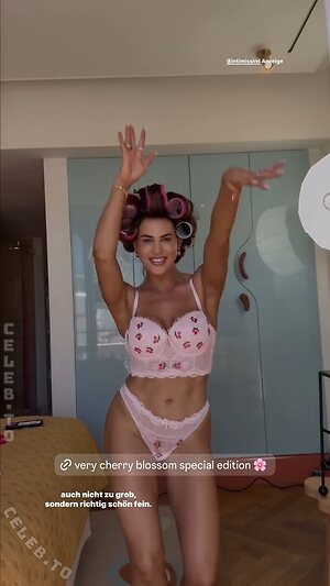 Jessica Paszka photo