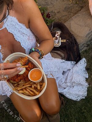 Jessica Paszka photo