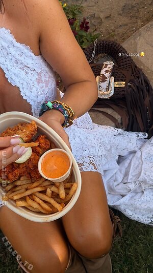 Jessica Paszka photo