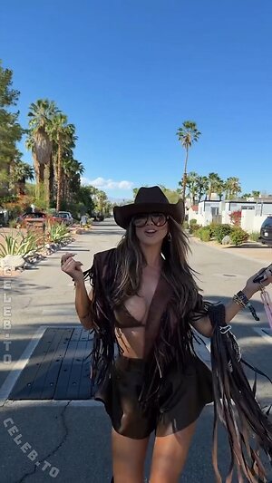 Jessica Paszka photo