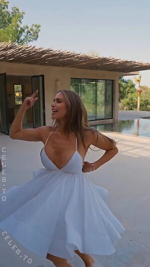 Jessica Paszka photo
