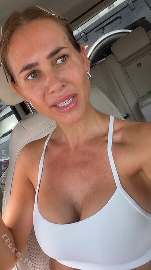 Jessica Paszka photo