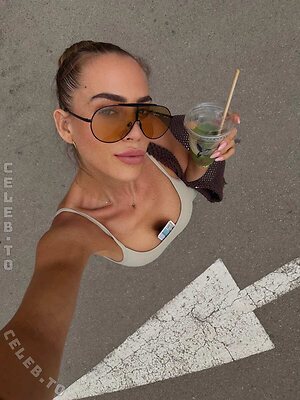 Jessica Paszka photo