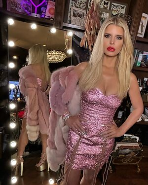 Jessica Simpson Hot leaked photo #32