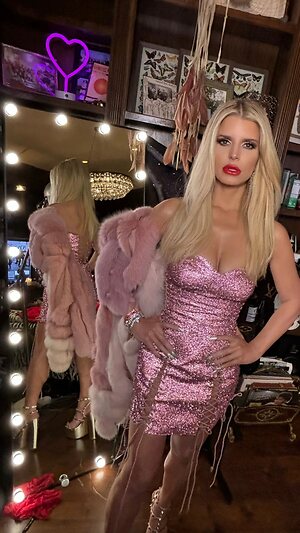 Jessica Simpson Hot leaked photo #35