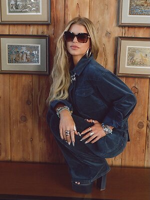 Jessica Simpson leaked photo #8