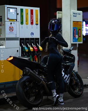 Jezz von Sperling Nude Leaked Photo #11