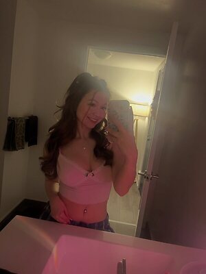 JFHailey leaked photo #16