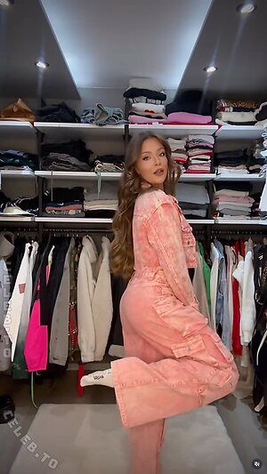 Joelina Drews Nude Leaked Photo #18