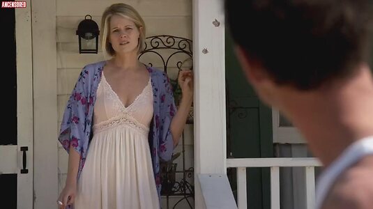 Joelle Carter leaked photo #9