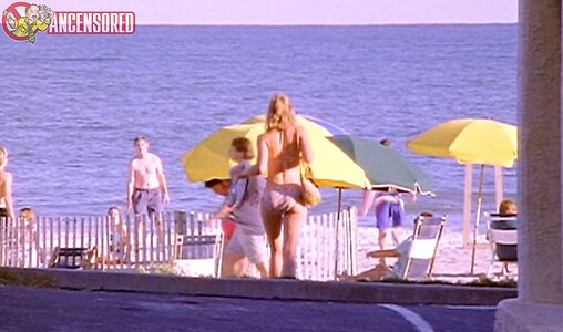 Joelle Carter leaked photo #13