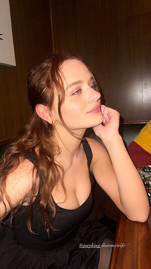 Joey King Hot