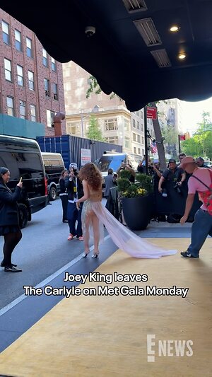 Joey King Hot leaked photo #19
