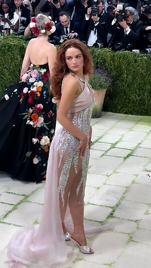 Joey King Hot leaked photo #24