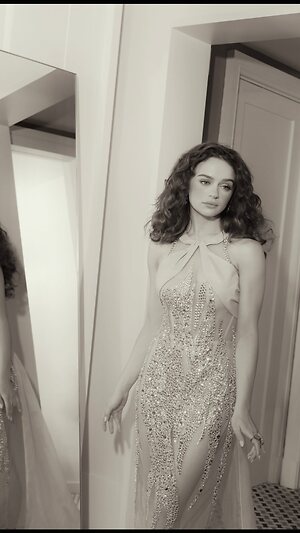 Joey King Hot leaked photo #36