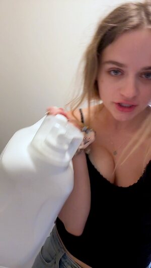 Joey King Hot leaked photo #65