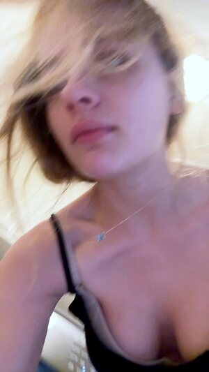 Joey King Hot leaked photo #67