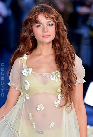 Joey King photo